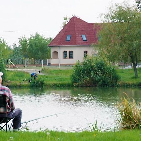 Hotel Tiszavilág Pihenőház Tiszakécske Esterno foto