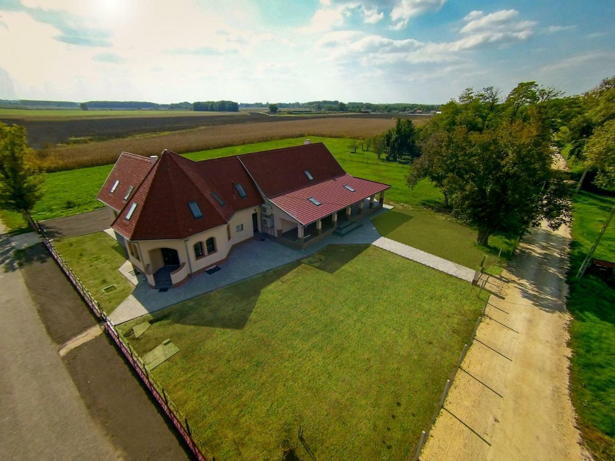 Hotel Tiszavilág Pihenőház Tiszakécske Esterno foto