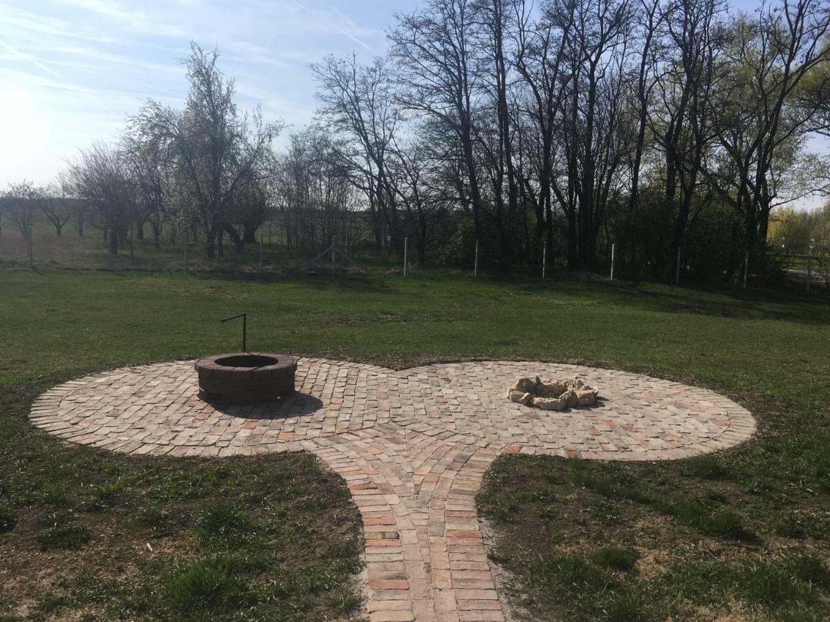 Hotel Tiszavilág Pihenőház Tiszakécske Esterno foto
